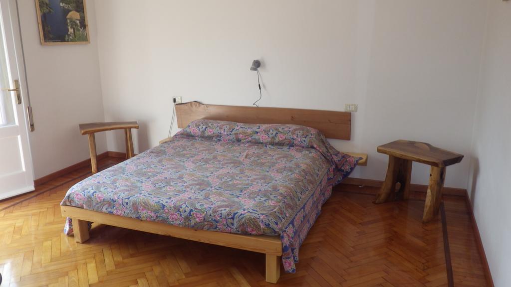 B&B Il Cortile Valmadrera Szoba fotó